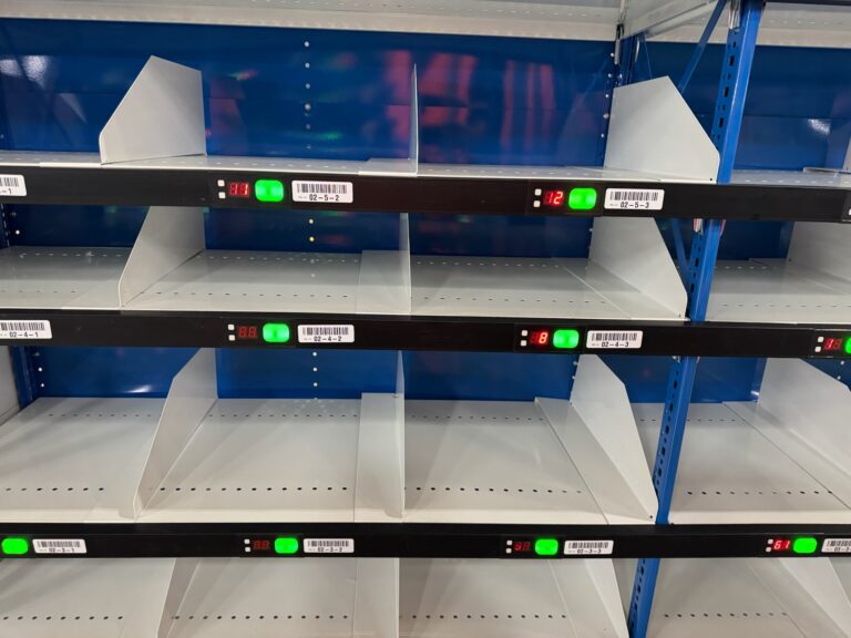 IntelliSort sort-to-light modules with quantity displays and confirm buttons
